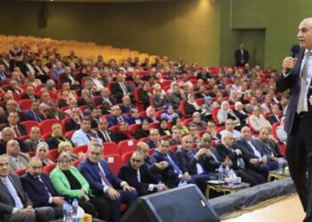 وزير التعليم يعقد اجتماعًا مع مديرى ووكلاء المديريات ومديرى ووكلاء الإدارات التعليمية بمختلف المحافظات 