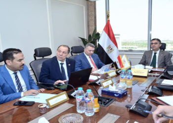 وزير التموين يعقد اجتماعًا مع رئيس مجلس إدارة شركة السكر والصناعات التكاملية لبحث خطط التطوير وتعزيز الإنتاج المحلي