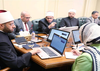 وزير الأوقاف يعقد اجتماعًا موسعًا لمتابعة الاستعدادات النهائية لإطلاق المنصة الرقمية للوزارة