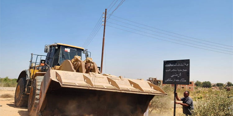 وزير الإسكان: إزالة التعدي واسترداد مساحة 153 فدانًا بمدينة سفنكس الجديدة