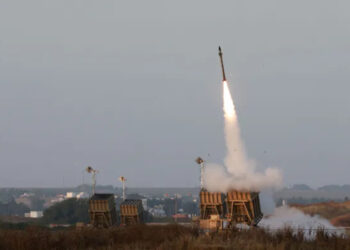 إعلام إيراني: إطلاق دفعة جديدة من الصواريخ باتجاه إسرائيل