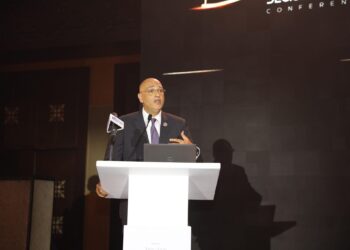 الرئيس التنفيذي لجهاز تنمية المشروعات يعرض حوافز الدولة التمويلية والضريبية للنهوض بقطاع المشروعات المتوسطة والصغيرة