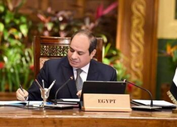 عاجل.. الرئيس السيسي يصدق على تعديلات قوانين مجلسي النواب والشيوخ وتقسيم الدوائر الانتخابية