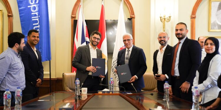 اتفاقية بين منصة سبرنتس والجامعة البريطانية لتمكين الشباب وتأهيلهم لسوق العمل
