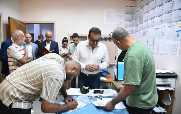 وزير الصحة يتفقد المركز الصحي الحضري بصقر قريش