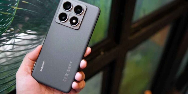 بمواصفات احترافية.. شاومي تطلق هاتف 15S Pro