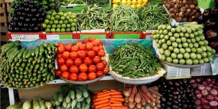 أسعار الخضار والفاكهة اليوم الإثنين