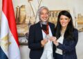 وزيرة التخطيط تُكرم لاعبة مصر بعد فوز منتخب السيدات بالميدالية البرونزية لأول بطولة أفريقية لـ «كرة القدم الأمريكية للعلم»