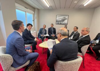 وزير الطيران يلتقي عددًا من مسئولي كبرى الشركات العالمية المتخصصة في إدارة وتشغيل المطارات