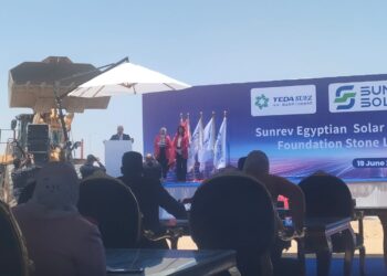 200 مليون دولار من الصين لتوطين الطاقة الشمسية في العين السخنة.. مشروع صناعي متكامل يشمل خلايا وألواح وسيليكون