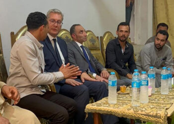 وزير البترول يقدم واجب العزاء في شهيد الشهامة بمحطة بنزين العاشر من رمضان