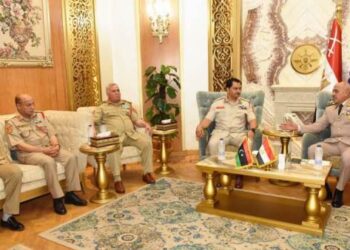 الفريق أحمد خليفة يلتقى رئيس أركان القوات البرية بالجيش الليبى