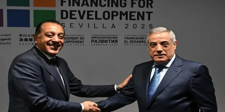 رئيس الوزراء يلتقى نظيره الجزائرى