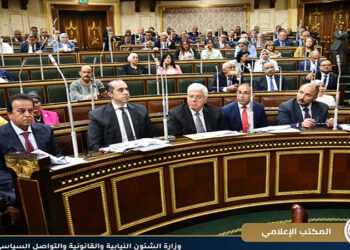 وزير الشئون النيابية يحضر جلسة مجلس النواب بشأن مشروع قانون تعديل بعض أحكام قانون تنظيم شئون أعضاء المهن الطبية