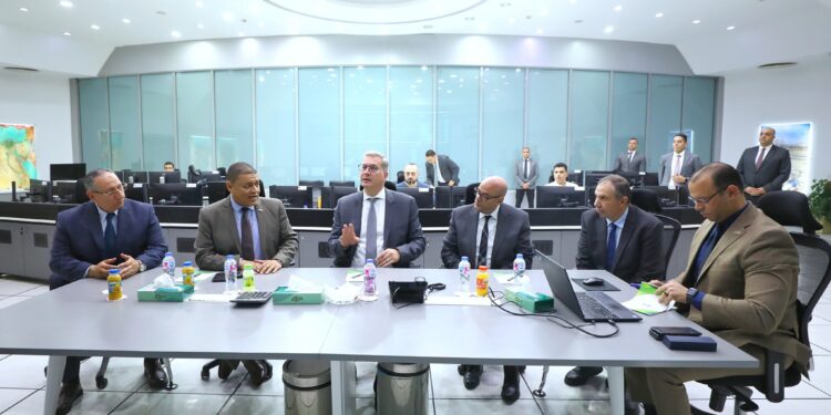 وزير البترول يتفقد مركز التحكم الرئيسي بالشبكة القومية للغازات الطبيعية “ناتا” لشركة جاسكو