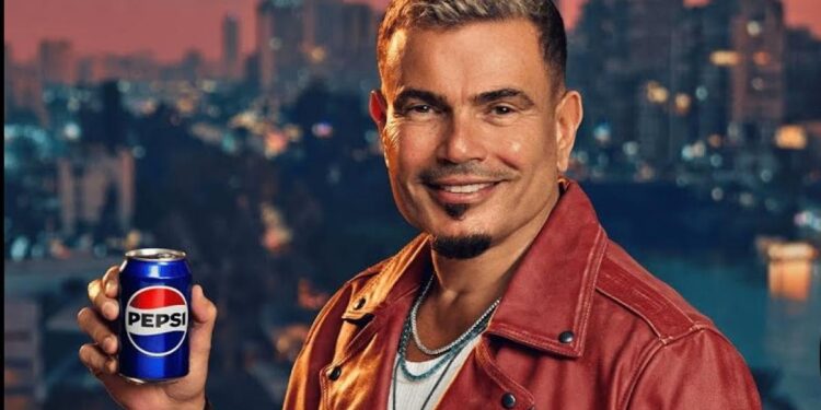 تعاون جديد يجمع النجم عمرو دياب مع بيبسي في حملة صيفية مبهجة