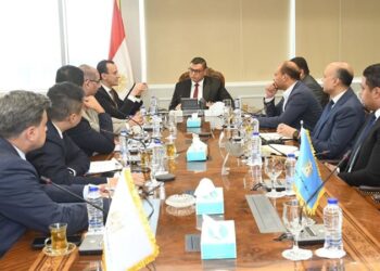 وزير الإسكان يتابع إجراءات تشغيل منطقة الأعمال المركزية بالعاصمة الإدارية الجديدة