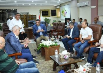 وزير الإسكان يعقد اجتماعًا بمقر جهاز “مدينة السادات” لمتابعة سير العمل بمختلف القطاعات بالمدينة