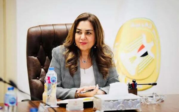 وزيرة التنمية توجه المحافظات بتيسير مشاركة صاحبات الحرف اليدوية فى المنافذ والمعارض الدائمة