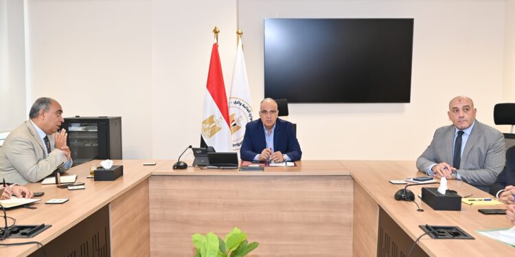 وزير الري يتابع الاستعدادات لعقد “أسبوع القاهرة الثامن للمياه”