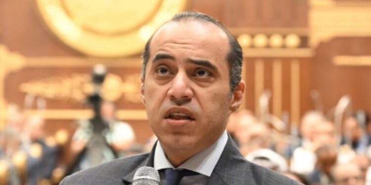 وزير الشؤون النيابية: سبب التدخل التشريعي ظهور تخصصات وفروع علمية وثيقة الصلة بالقطاع الصحي مثل كليات تكنولوجيا العلوم الصحية التطبيقية