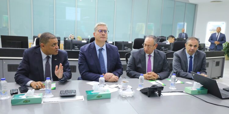 وزير البترول يتابع من مركز التحكم ضخ الغاز لمحطات الكهرباء والصناعة لضمان انتظام الإمدادات خلال الصيف