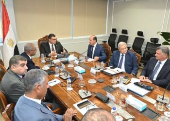 دراسة إنشاء مصنع دواء مشترك بين مصر وزامبيا لتعزيز صناعة الدواء بالقارة السمراء