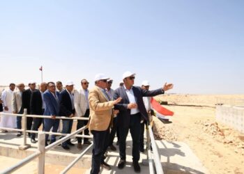 وزير الإسكان ومحافظ مطروح يختتمان جولتهما بتفقد مشروع توسعات محطة معالجة صرف صحي مرسى مطروح