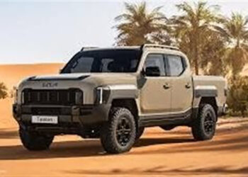 كيا تكشف عن أول سيارة “نص نقل” كهربائية