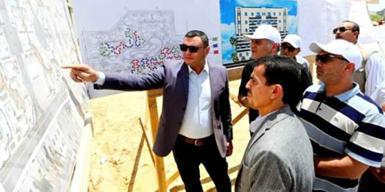 وزير الإسكان يتفقد وحدات المبادرة الرئاسية “سكن لكل المصريين” والطرق بمدينة برج العرب الجديدة