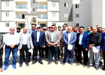 وزير الإسكان يتفقد المركز التكنولوجي لخدمة المواطنين بالعبور الجديدة ويتابع موقف مشروعي “ديارنا” و”سكن لكل المصريين”