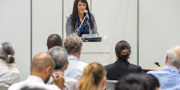 وزيرة التخطيط: توجيهات رئاسية بإيلاء أهمية قصوى باستراتيجيات الذكاء الاصطناعي