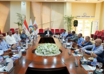 وزير البترول والثروة المعدنية يتابع توسعات ميناء الحمراء البترولي بالعلمين