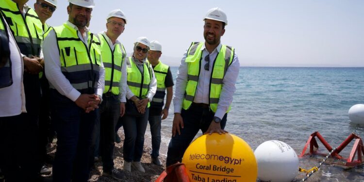 الانتهاء من ربط مصر والأردن من خلال الكابل البحري للاتصالات عالي السعة “كورال بريدج”