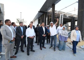 وزير الإسكان يقوم بجولة مفاجئة بمشروع حدائق “تلال الفسطاط” بمصر القديمة