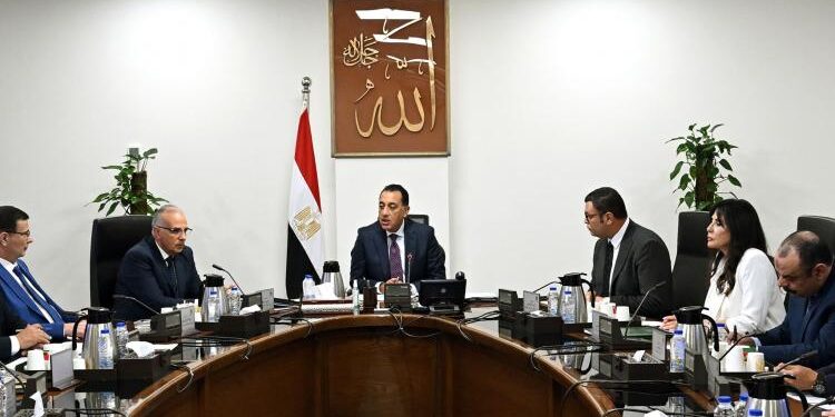 رئيس الوزراء يتابع مستجدات الموقف التنفيذي لمشروع “الدلتا الجديدة” ورفع كفاءة استخدام الموارد المائية