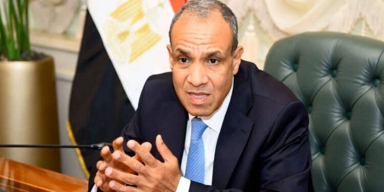 وزير الخارجية والهجرة يتوجه إلى جدة