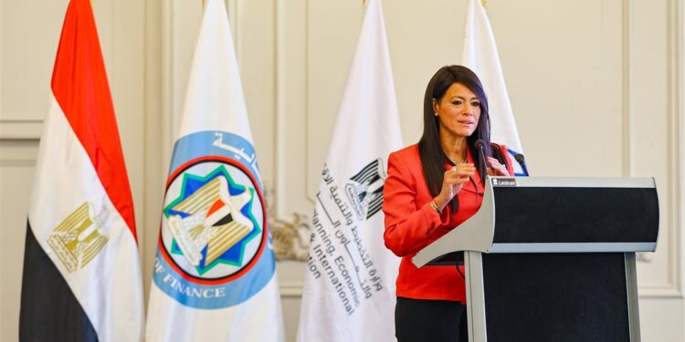 وزيرة التخطيط: مؤشرات النمو الاقتصادي في تحسن كمًّا ونوعًا