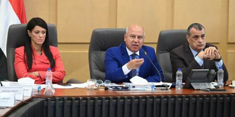 وزير الصناعة والنقل يترأس الاجتماع الحادي والثلاثين للمجموعة الوزارية للتنمية الصناعية