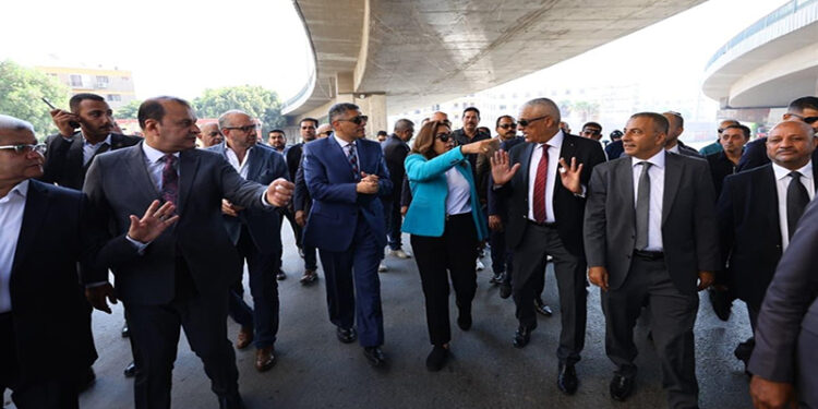 وزيرة التنمية ومحافظ الجيزة يتفقدان أعمال تطوير المنطقة المحيطة بمستشفى بولاق الدكرور العام