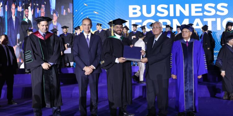 جامعة مصر للمعلوماتية (EUI) تحتفل بتخريج أول دفعة من كليات علوم الحاسب والمعلومات وتكنولوجيا الأعمال والفنون الرقمية والتصميم