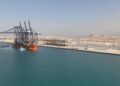 وزير الصناعة والنقل يعلن استقبال رصيف محطة هاتشيسون رقم 1 بميناء السخنة السفينة المتخصصة ZHEN HUA 23