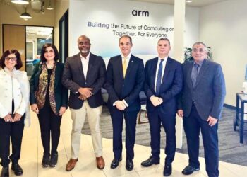 جولة لوزير الاتصالات في وادي السيليكون لبحث فرص الاستثمار ونقل الخبرات إلى مصر