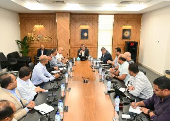 وزير الإسكان يعقد اجتماعا لمتابعة مشروعات مدينة العلمين الجديدة و”مارينا”