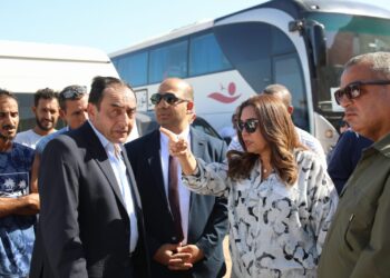 وزيرة التنمية المحلية توجه بتطوير منطقتي اللاجونا والثري بولز بمدينة دهب