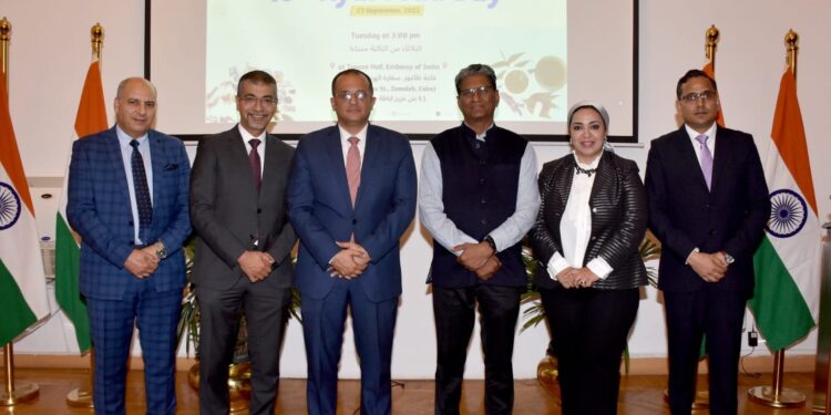 سفارة الهند بمصر تحتفل بيوم الإيورفيدا للكشف عن دور الطب التكميلي في الرعاية الصحية