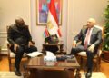 وزير الصناعية والنقل يبحث مع  وزير الدفاع الجديد بجامبيا  فرص التعاون والدعم