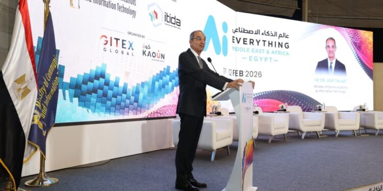 وزير الاتصالات: استراتيجية من 6 محاور تقود مصر نحو مستقبل الذكاء الاصطناعي
