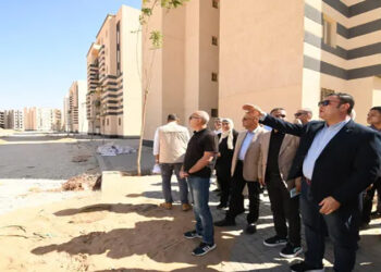 وزير الإسكان يتفقد وحدات المبادرة الرئاسية “سكن لكل المصريين” بمدينة العاشر من رمضان