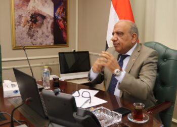 وزير الكهرباء يبحث مع مسئولي شركة مينج يانج الصينية التعاون والاستثمار في مجالات الطاقة المتجددة